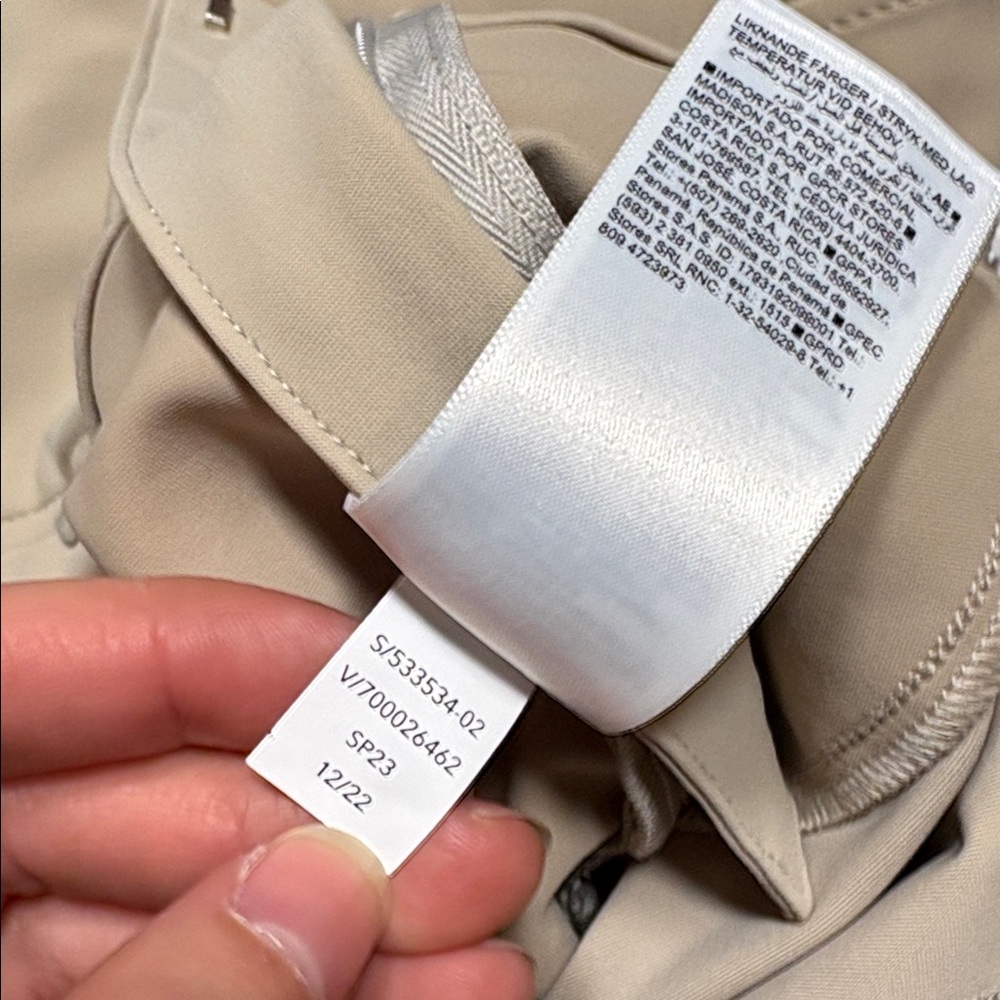 ATHLETA Stellar Wide Crop Comfort Travel Pants Size 12 - Picture 6 of 7